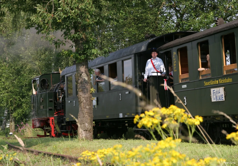 BS_33_5_SauerlaenderKleinbahn_IMG_1669 Fahrt in Blaue Seissenschmidt.jpg