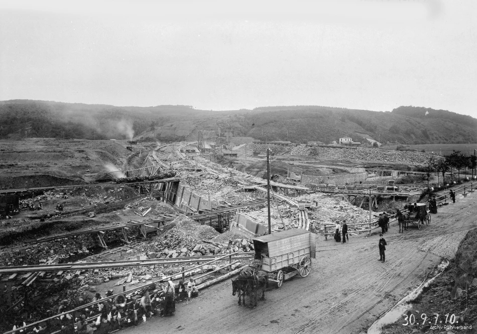 BS_28_Moehnesee_1910.07.06 Moehnetalsperre___ifoto-110504oa-000392_4HiRes.jpg