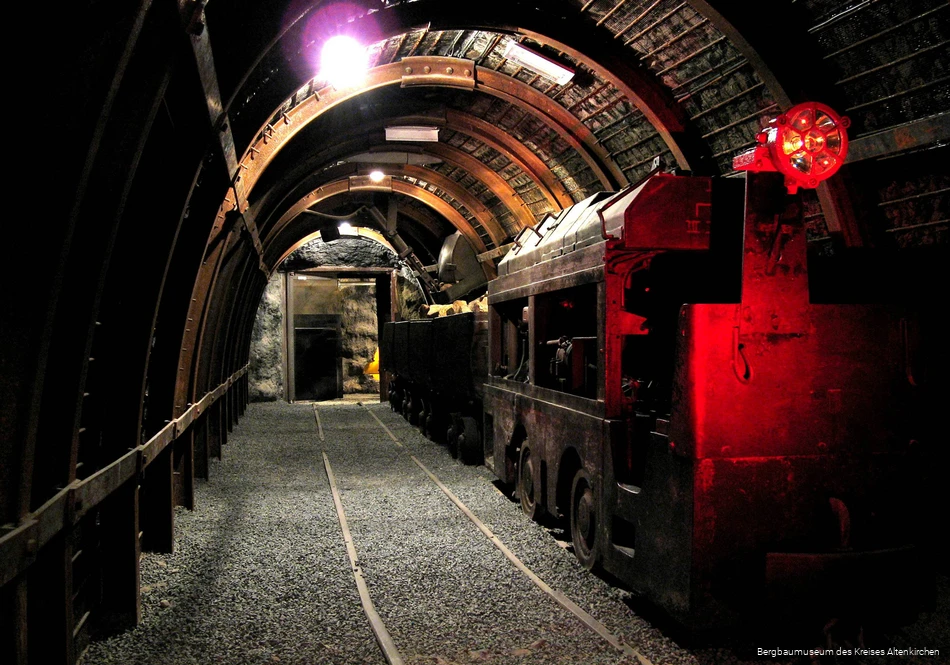BS_9_3_BergbaumuseumAltenkirchen_Gangstrecke im Schaubergwerk Bergbaumuseum Sassenroth.jpg