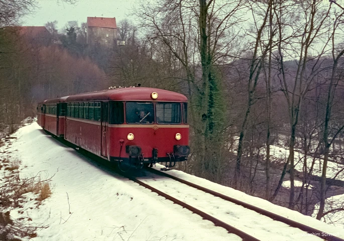 BS_E_Hoennetalbahn_0230284 N6461 bei Klusenstein.jpg