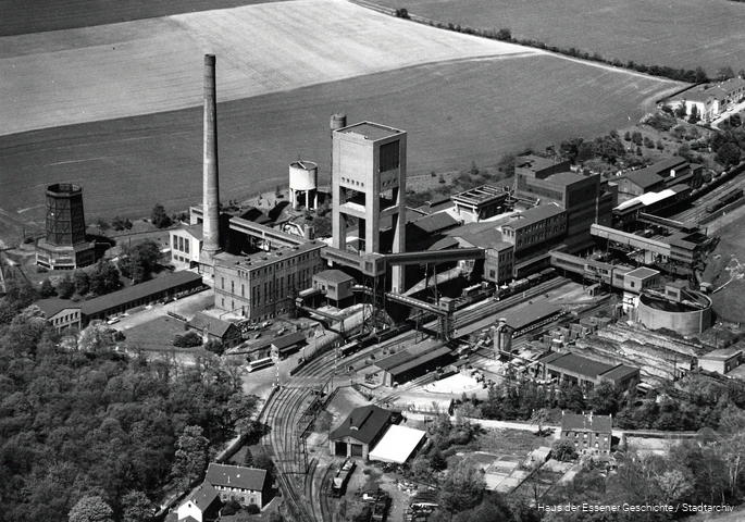 BS_C_2_Hespertalbahn_952_B5_76_Zeche Pörtingsiepen.jpg