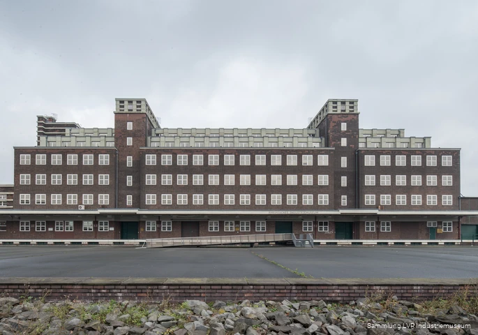 BS_13_3_GasometerOberhausen_LVR_IMUS_0000347010.jpg