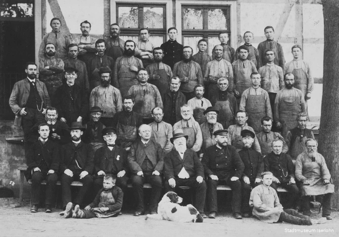 BS_19_2_MasteBarendorf_Belegschaft 1890.jpg