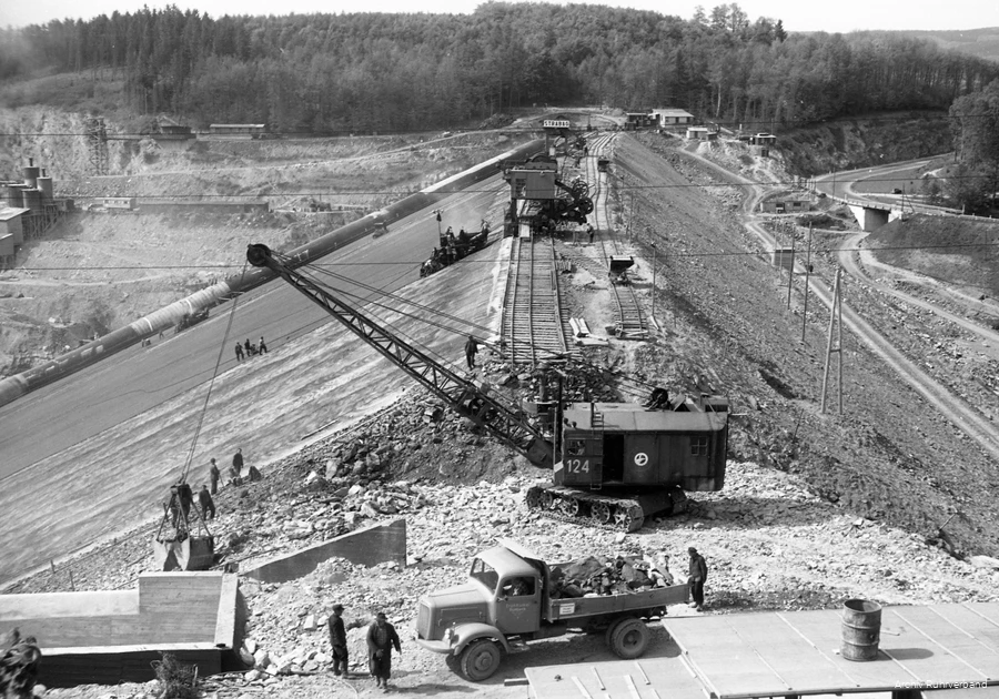 BS_29_3_Hennesee_Baustelle_Hennedamm___ifoto-140213RV-022411HiRes.jpg