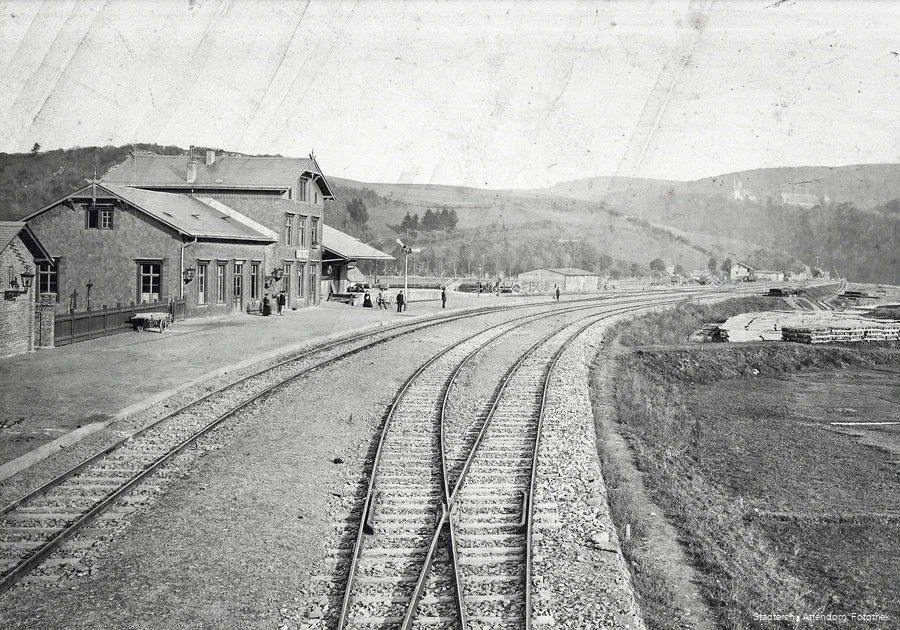 BS_F_3_Biggetalbahn_Bahnhof_um_1890.jpg