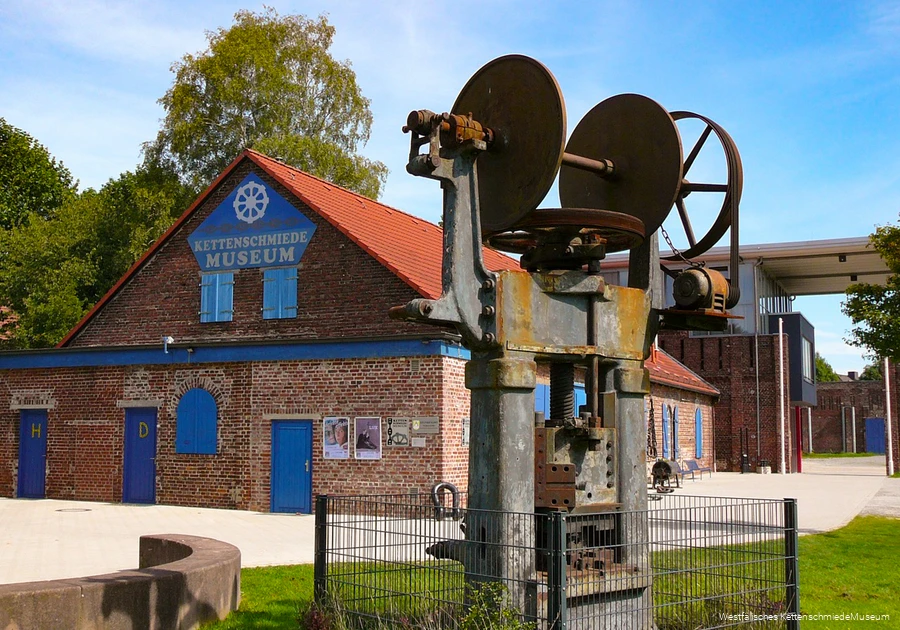 BS_18_4_KettenschmiedemuseumFroendenberg_9 Ansicht Museum P1150004.jpg